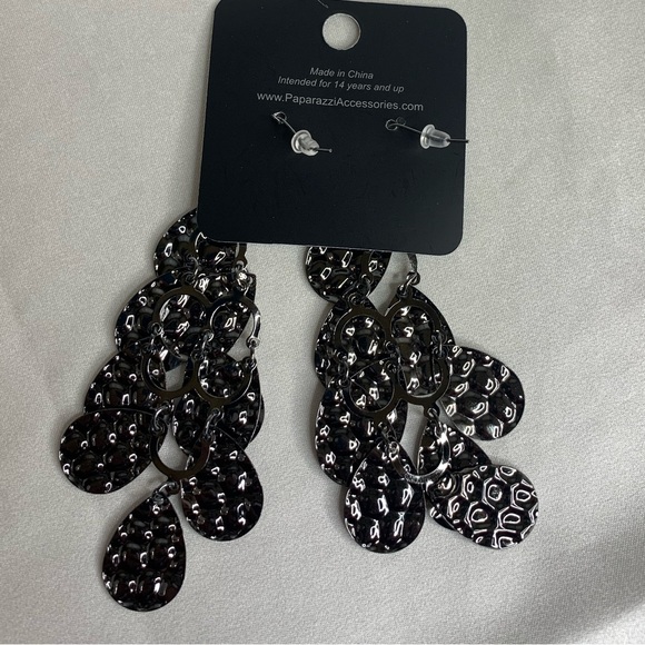 Paparazzi Instant Incandescence Black Earrings - Picture 5 of 8